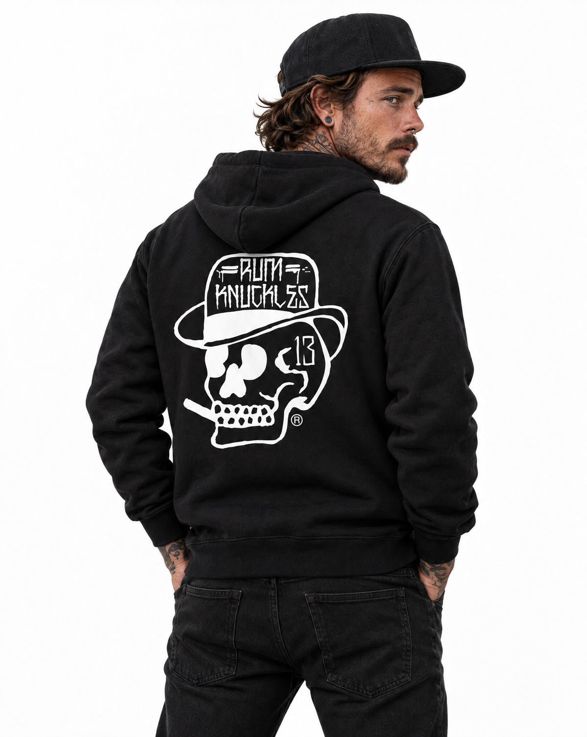 RUM KNUCKLES SMOKIN SKULL Zip Hoodie - Black - model back