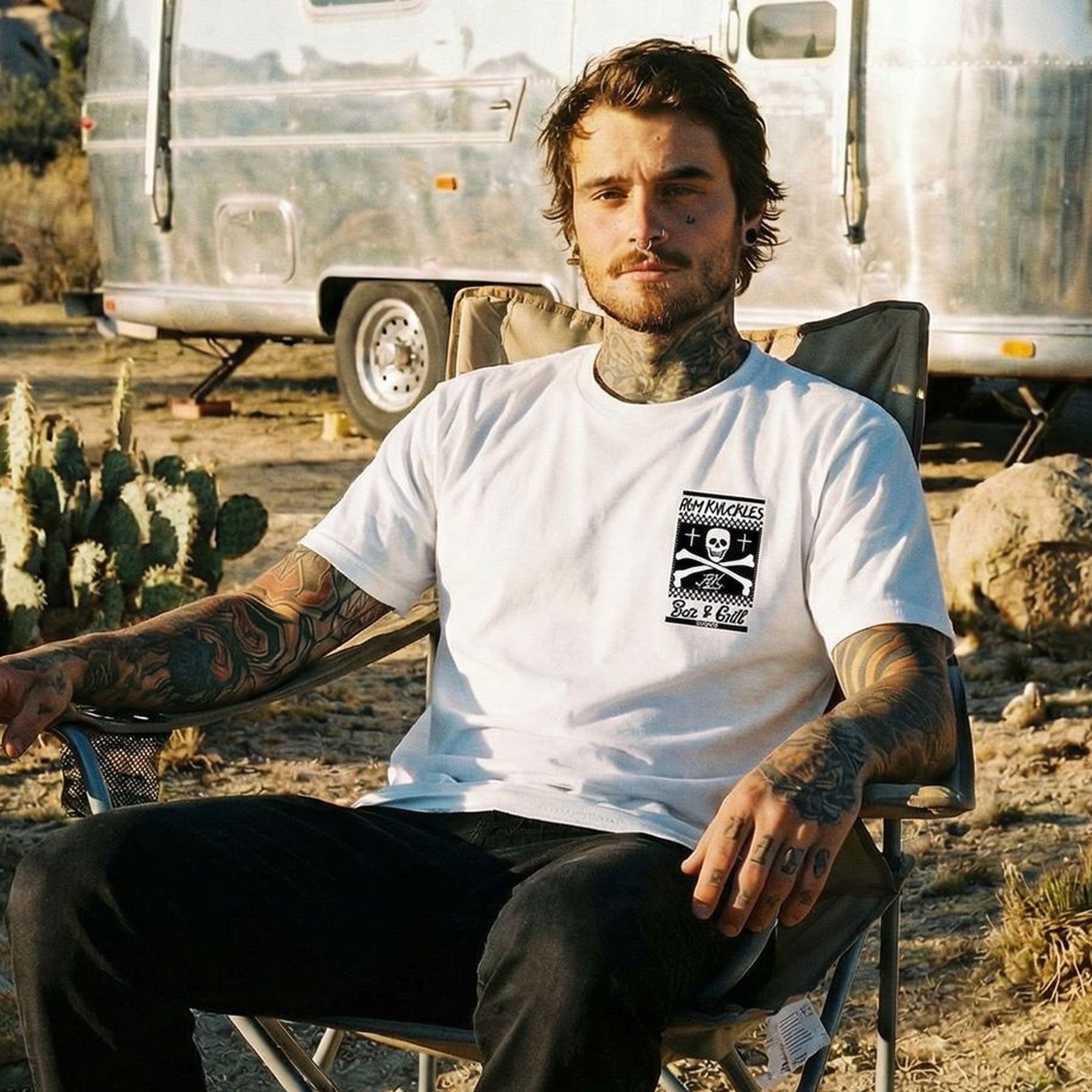 Rum Knuckles BAR & GRILL T-SHIRT