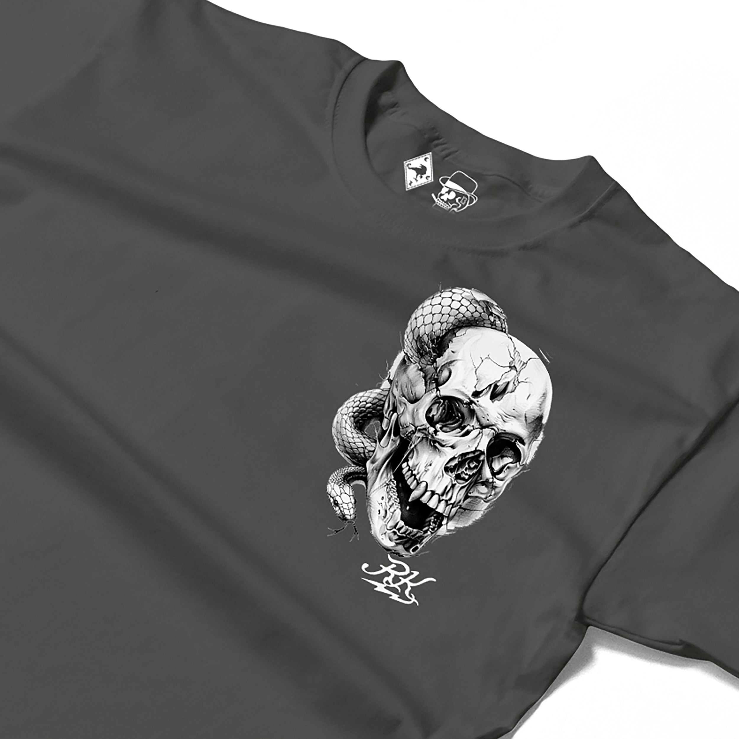 RUM KNUCKLES SKULL SNAKE T-Shirt