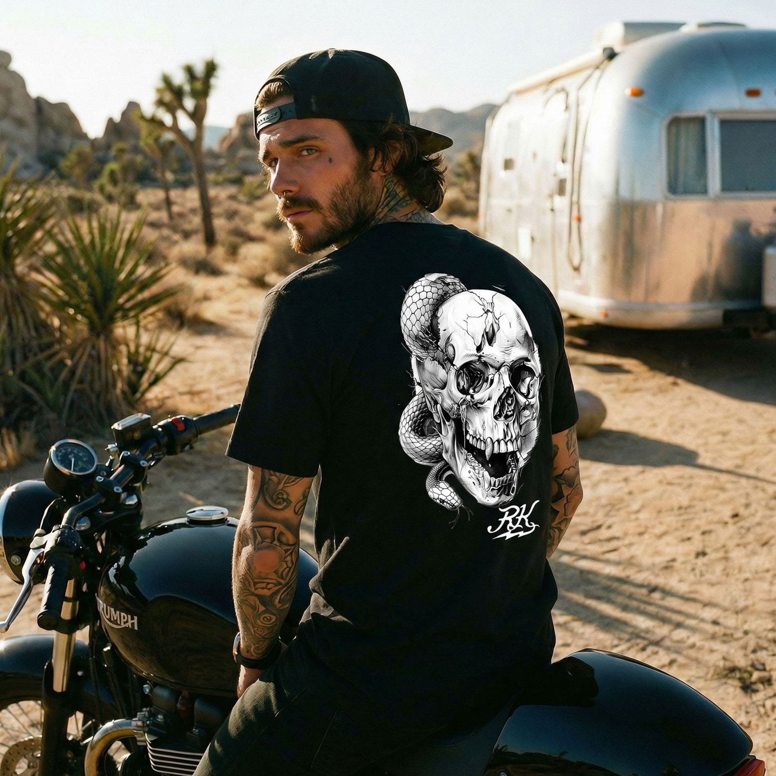 RUM KNUCKLES SKULL SNAKE T-Shirt