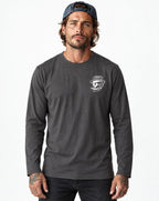 RUM KNUCKLES SMOKIN SKULL Long Sleeve Tee - Charcoal - model front
