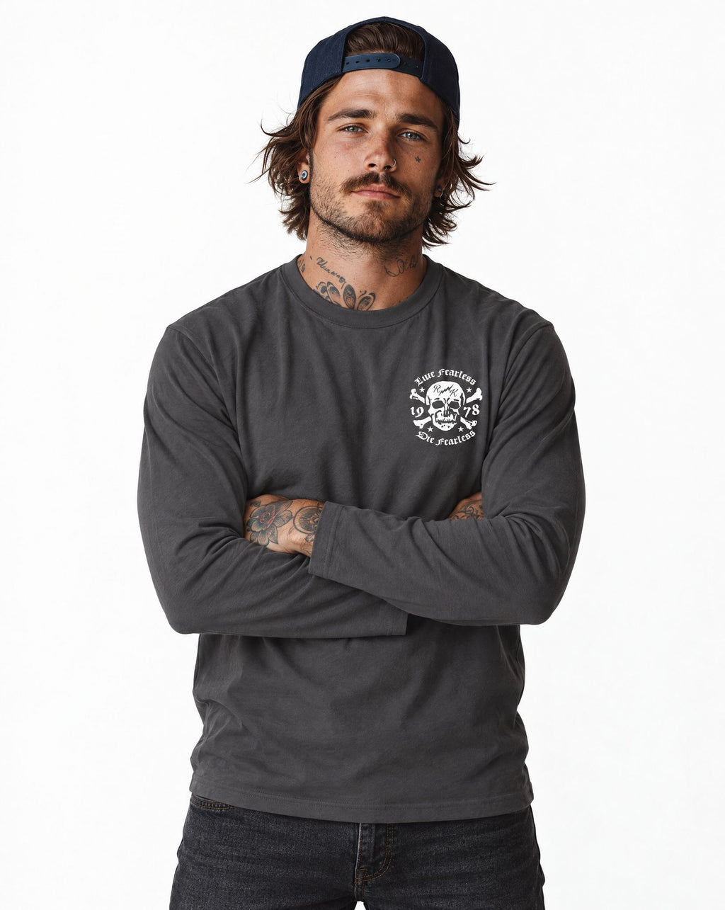 RUM KNUCKLES LIVE FEARLESS Long Sleeve Tee - Charcoal - model front