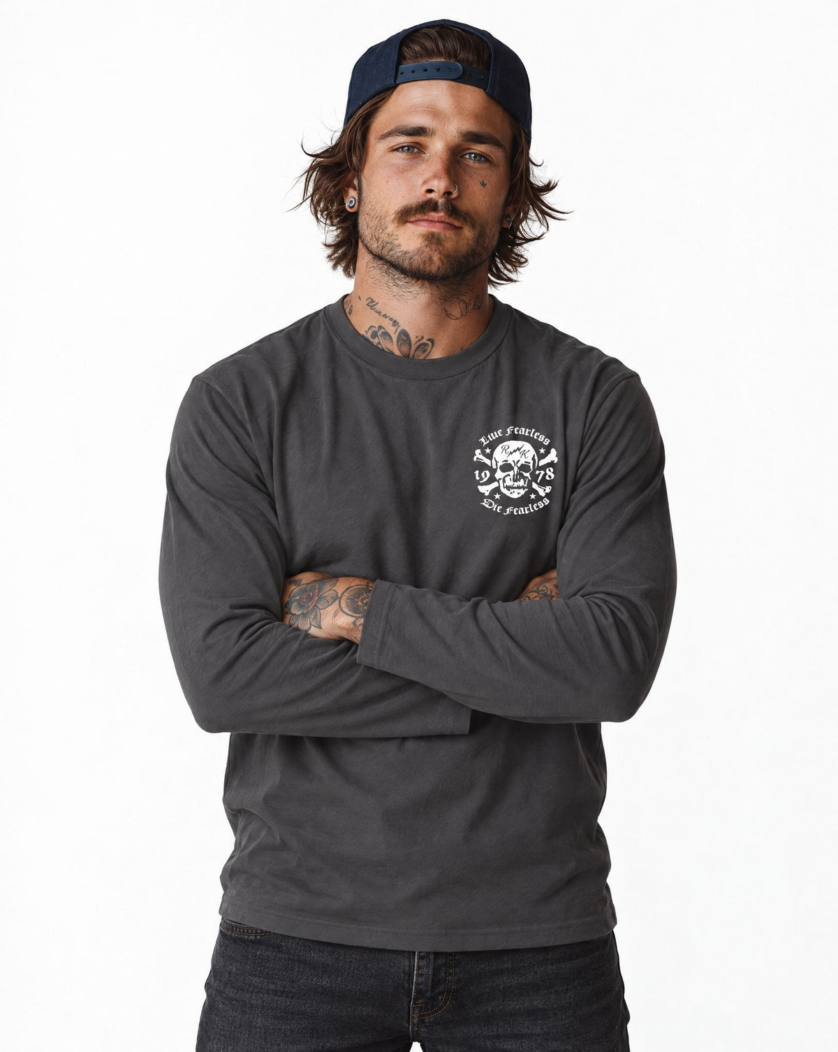 RUM KNUCKLES LIVE FEARLESS Long Sleeve Tee - Charcoal - model front