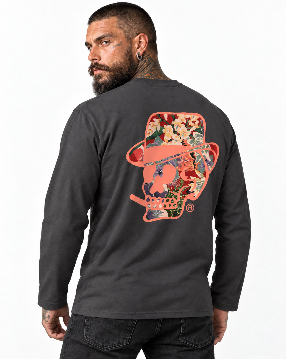 RUM KNUCKLES HAWAIIAN Long Sleeve Tee - Charcoal - model back